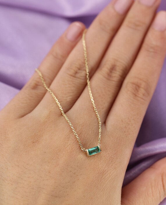 Emerald baguette necklace deals