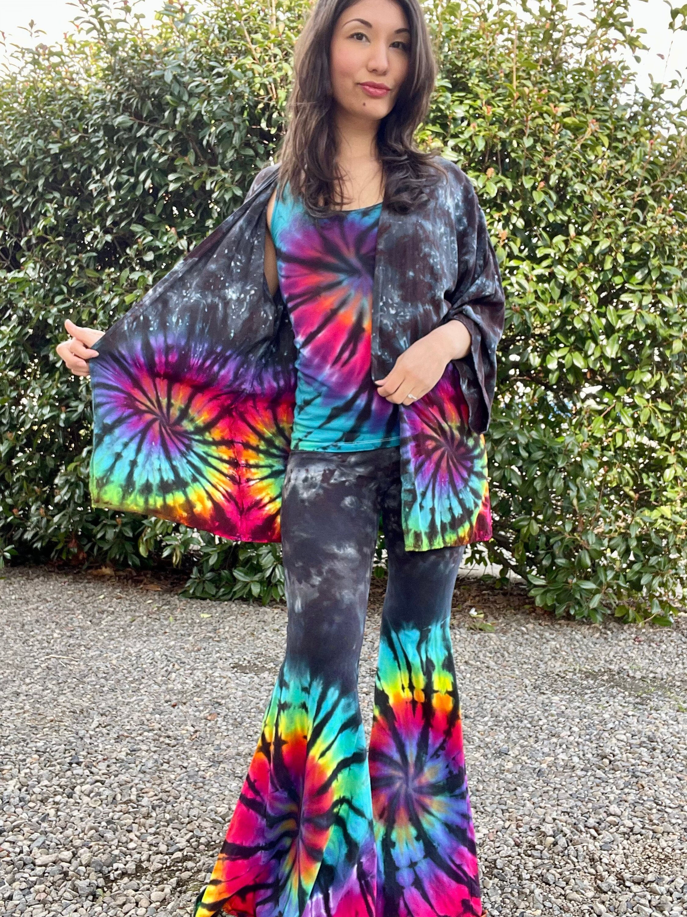 Bell bottom tie dye best sale pants