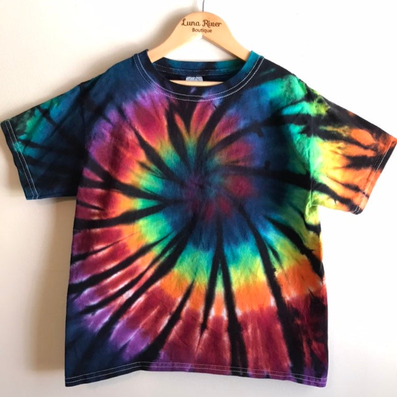 tie dye a black shirt