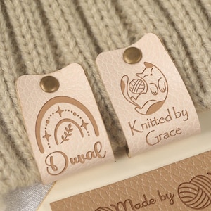 Etichette in similpelle personalizzate da 2,5"x0,8", etichette in pelle con avvitamento fatte a mano, etichette personalizzate per articoli di maglieria, etichette all'uncinetto con rivetti