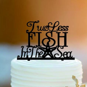 Zwei weniger Fische im Meer Kuchen Topper / Personalisierter Mr And Mrs Hochzeitstorte Topper / Braut und Bräutigam Kuchen Topper / Hochzeit am Meer