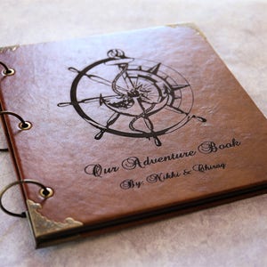 Álbum de fotos con brújula de cuero de 10 x 10 pulgadas / Nuestro libro de aventuras / Libro de invitados de boda personalizado / Álbum de fotos de boda