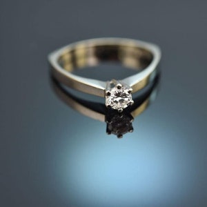 Engagement ring with solitaire diamond 0.25 ct gold 585 diamond