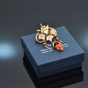 Biedermeier grape brooch with salmon coral in rose gold 333 around 1860 image 6