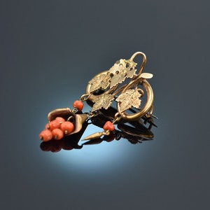 Biedermeier grape brooch with salmon coral in rose gold 333 around 1860 image 3