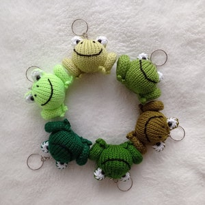 Knitted Mini Frog Keychain Ring, Stuffed Small Animal,  Crocheted Frog Bag Pendant Toy