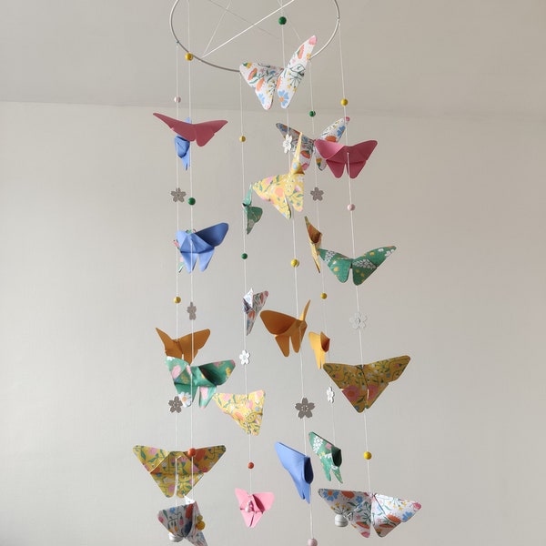 Mobile en origami PAPILLONS, 8 guirlandes de papillons, décoration de chambre d'enfant