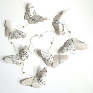 Guirlande de PAPILLONS en origami, suspension décorative de papillons en papier partition