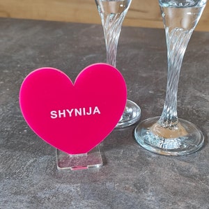 Hochzeit Ort Tags Form der Herzen, rote Acryl Gastronomie Ort Tags, Benutzerdefinierte Laser Cut Namen Tisch Sitz Tag, Hochzeit Tisch Dekor
