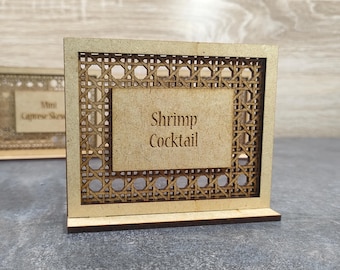 Vierkant rotan voedselbord op standaard, aangepaste bruiloft tafeldecor, tuin bruiloft voedselbord, rustieke buffetmenu-etiketten, cateringmaaltijdmarkeringen