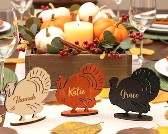 Personalisierte Truthahn Namen Tischkarten, Thanksgiving-Dinner-Tischdekor, Individuell gravierte Freunde, die Gefälligkeiten in loser Schüttung geben, Namensschilder für Teller