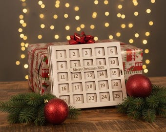 Personlig julkalender i trä med 25 fönster och lock för gör-det-själv-presenter