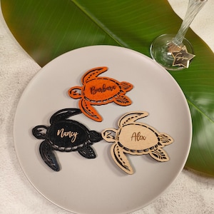 Marcador de lugar de tartaruga nas cores marrom, preto e bege, etiquetas de lugar de madeira compensada com nome personalizado, decoração com tema náutico, decoração para despedida de solteira
