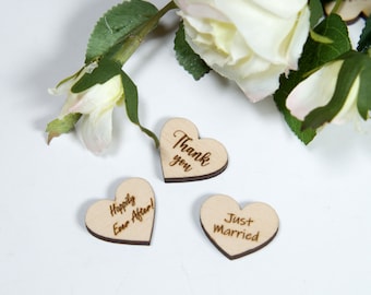 Confeti de madera con forma de corazón (50 unidades), decoración de boda grabada a medida, confeti rústico natural para mesa de fiesta.