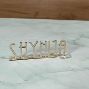 Gespiegelte Platzschilder in Gold oder Silber – Individuelle Namensschilder für besondere Anlässe
