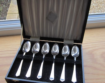 A Vintage Yeoman Plate EPNS Rd 859116 ( Silver Plated) Set of 6