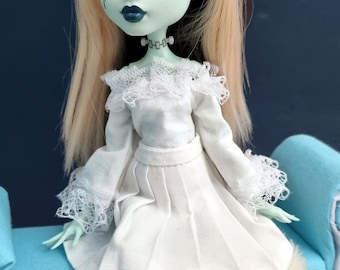 Off-shoulder blouse with lace ruffles and long sleeves - Monster, Ever after, OMG, Rainbow, Creatable world doll high fashion clothes