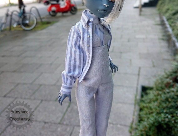 Grey and white striped shirt with velcro on the front - Monster G1 G3, Ever after, OMG, Rainbow, Obitsu doll high fashion clothes