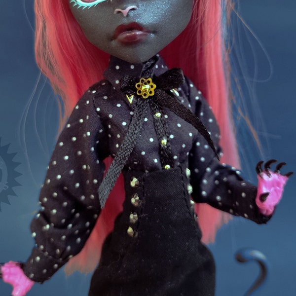 Black dotted blouse with long sleeves and golden details - Monster, Ever after, Rainbow, OMG, Creatable world doll high fashion clothes