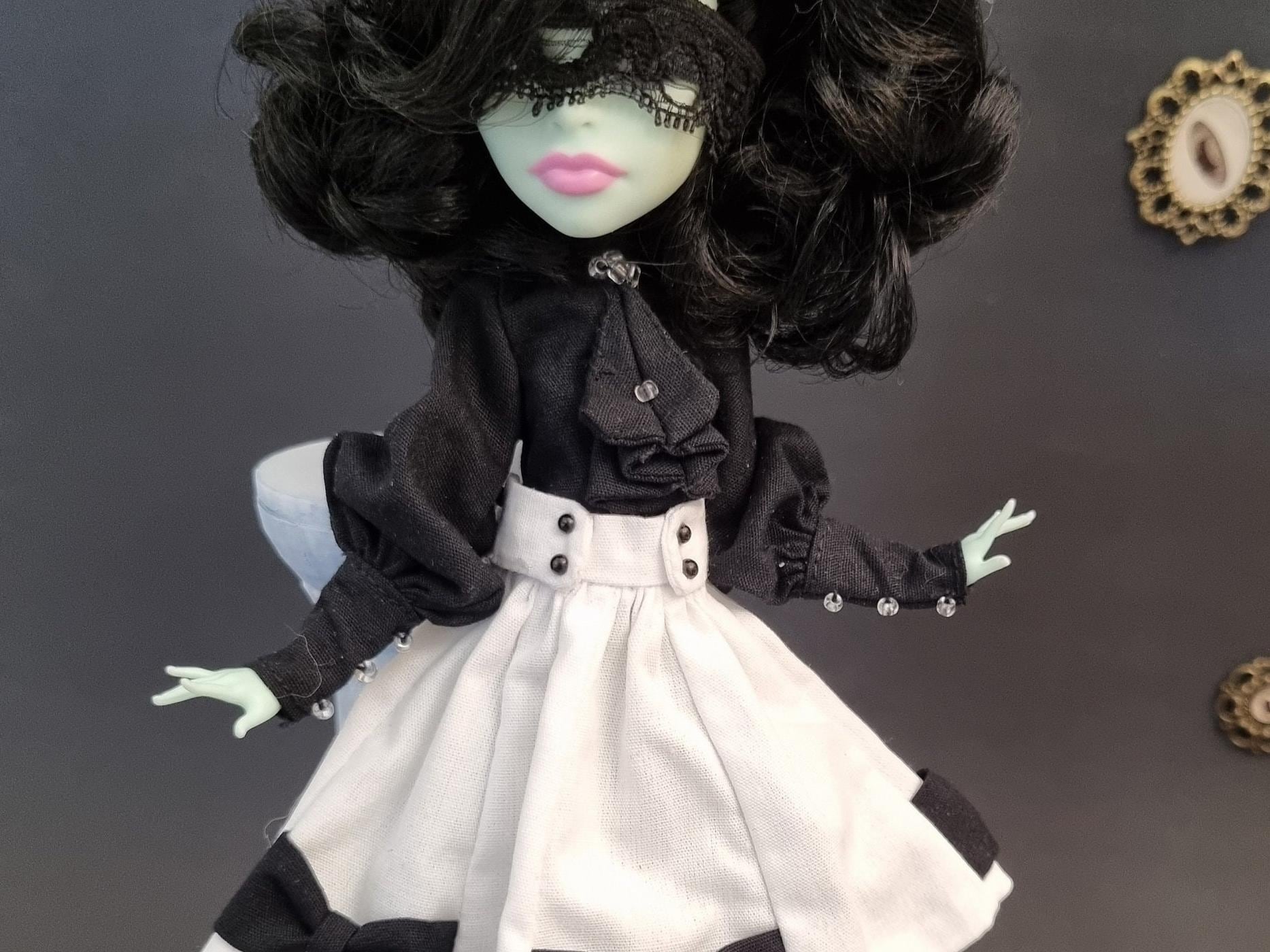 Black or white blouse with jabot neck tie and long sleeves - Monster, Ever after, OMG, Rainbow, Obitsu high fashion doll clothes