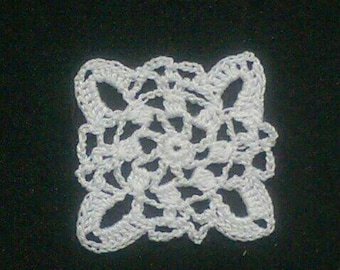 Dollhouse miniature doily handmade