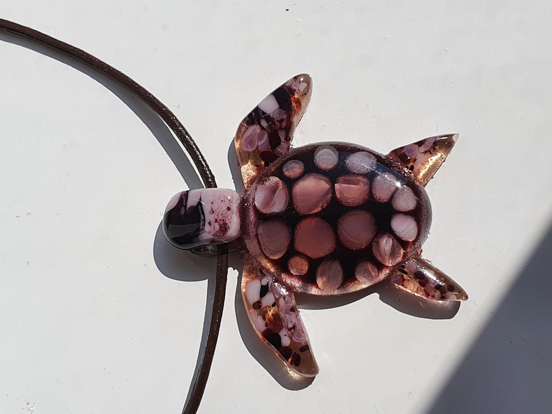 Pretty hand made fused glass turtle pendant pink and purples Etsy.de