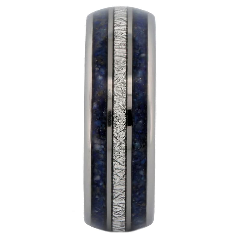Alliance en carbure de tungstène de 8 mm, finition polie ou plaquée noire, avec incrustation de lapis-lazuli et de fausse météorite. GRAVURE LASER GRATUITE image 7