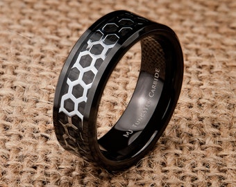 Wolframcarbid Ring Hexagon über schwarzem Carbon-Faser-Inlay Ehering 6mm oder 8mm Comfort Fit KOSTENLOSE LASERGRAVUR