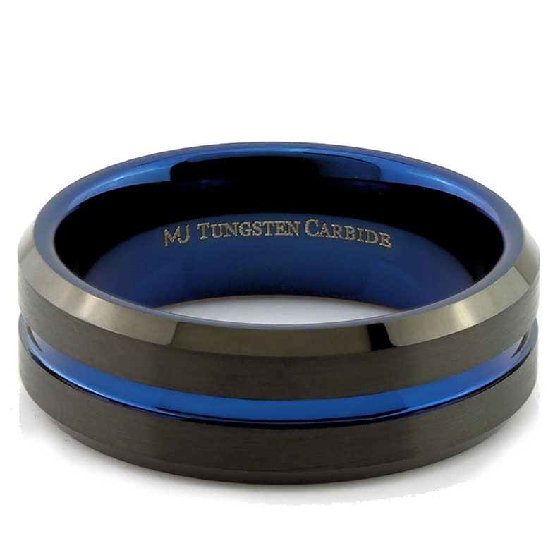 Wolfraamcarbide trouwring 6 mm of 8 mm zwart en blauw verguld met blauwe streepring. Gratis lasergravure aan de binnenkant afbeelding 5