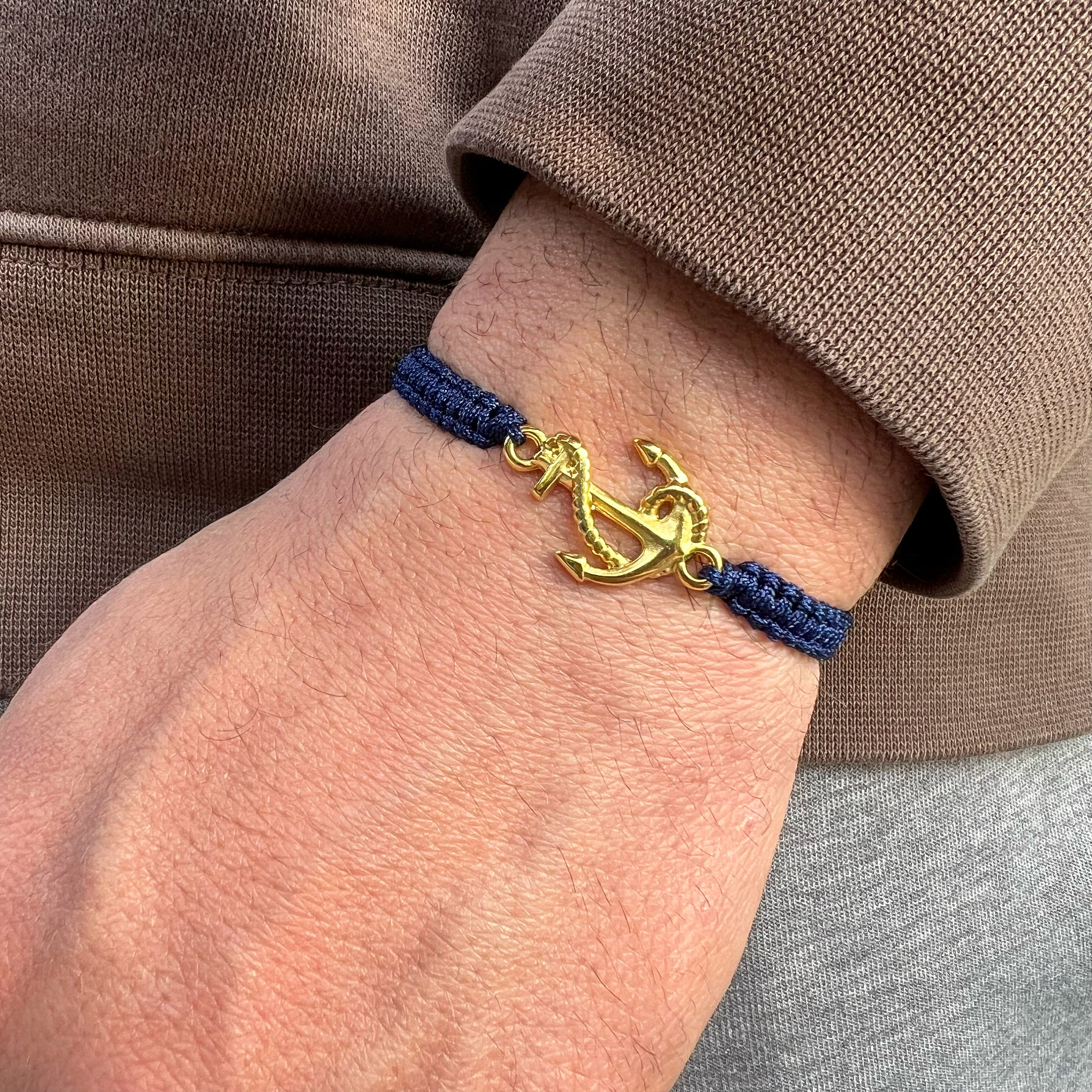 美品　K18ゴールド アンカー型ブレスレット　ブルー ユニセックスゴールドアンカーブレスレット、ネイビーマクラメ