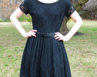 50’s Vintage Make Mine A MCKETTRICK Black Lace Dress, Crochet Doily, Satin Belt & Bow Trim, A-Line, Holiday Cocktail Party, New Look, Size L