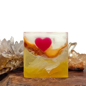 Sweetheart - Artisan Made Hand / Bath Bar Soap ( Cranberry Fig Fragrance Oil Scent) : PM0058
