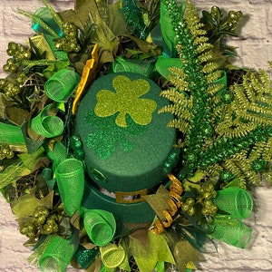 Leprechaun hat wreath, St.Pattie’s day wreath, leprechaun party wreath, St.Pattie’s day party decor, St.Patricks day table decor, wall decor