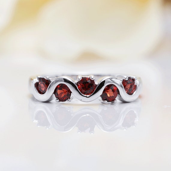 Garnet Wave Wedding Band with 14K Solid Gold/Red Gem Wedding Ring/Anniversary Ring/March Birthday Ring/14K Gold Ring/Promise Ring/Gift Ring