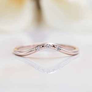 14K Solid Gold Curved Diamond Wedding Band/Dainty Wedding Band/Perfect Matching Band/Stacking Ring/Gift for Her/Wedding Band/Unique Band