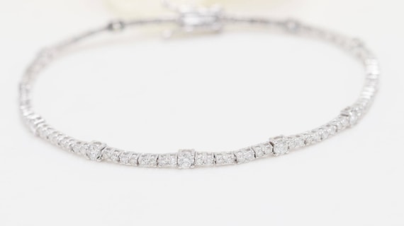 1.77CT Diamond Tennis Bracelet in 18K White Gold/ Eternity Diamond Bracelet/ Diamond Engagement Bracelet/Anniversary Bracelet/Bracelet gift