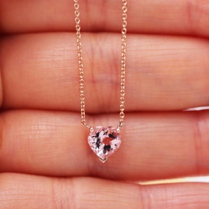 YELLOW GOLD NECKLACE WITH PINK HEART SHAPED GEMSTONE