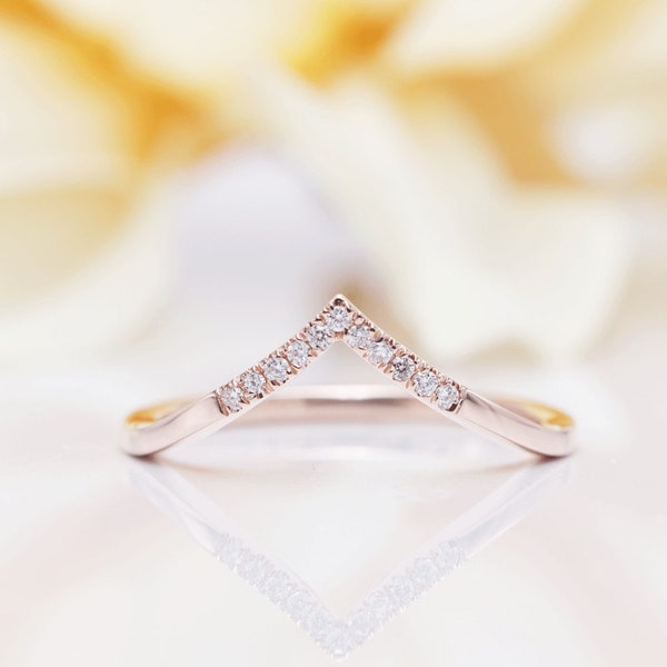 14K Gold Diamond Chevron Ring/Diamond Shimmering Ring/Gold V Shape Ring/Perfect Matching Band/Stackable Ring/Wedding Band/Graphic Ring/Band