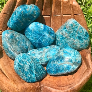 Blue Apatite Palm Stone, Palm Stones, Worry Stones, Throat Chakra, Third Eye Chakra, Blue Apatite Crystals, (A43)
