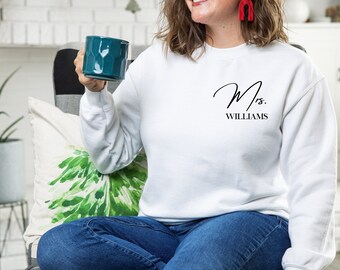 Personalized Sweatshirt/Personalized Crewneck/Bride/Unisex Crewneck/Custom Gifts/Bridal/Hubby/Custom Text/Wifey/Last Name