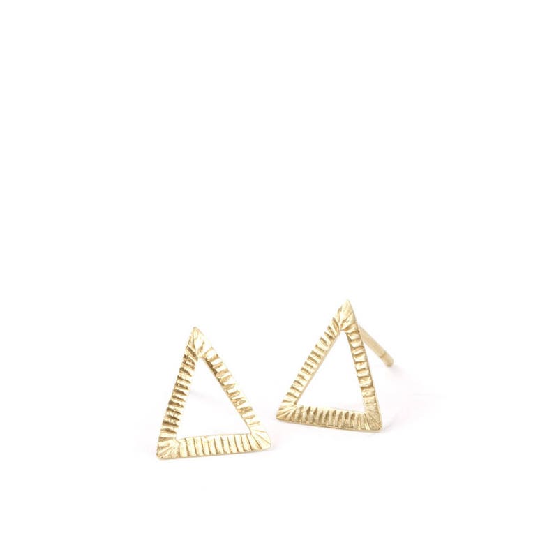 14K Gold triangle earrings / Contemporary jewellery / Gifts for her / Geometric studs zdjęcie 1