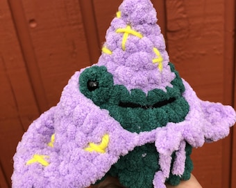 Gehaakte knuffel kikker tovenaar: handgemaakte amigurumi met hoed