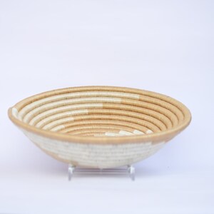 Umuraba Medium African Basket, 10 Inches Rwanda Basket, White and Tan image 4