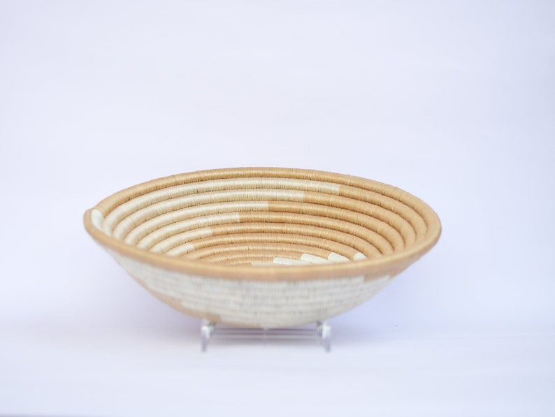 Umuraba Medium African Basket, 10 Inches Rwanda Basket, White and Tan image 4