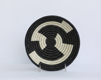 Mezee African Wall Basket, Rwanda baskets, African Woven basket,  Black and White