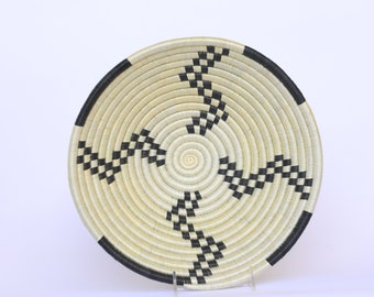 Fulu Medium African Basket, 10 Inches Rwanda Basket, Black and White