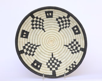 Yeye African Wall Basket, Rwanda baskets, African Woven basket. Black and White