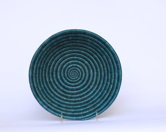 Iwacu Small African wall basket, sisal basket, Woven basket, Hanging basket, Gift for her. Rwanda basket, 8" wide. Green