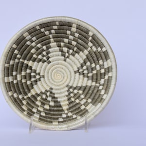 Lalao Small African wall basket, sisal basket, Woven basket, Hanging basket, Gift for her. Rwanda basket, 8&quot; wide Gray and White