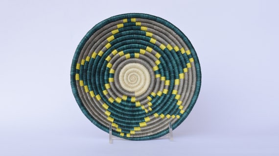 Handmade Rwanda Wall Basket: Green, Gray & Yellow Sisal Weave